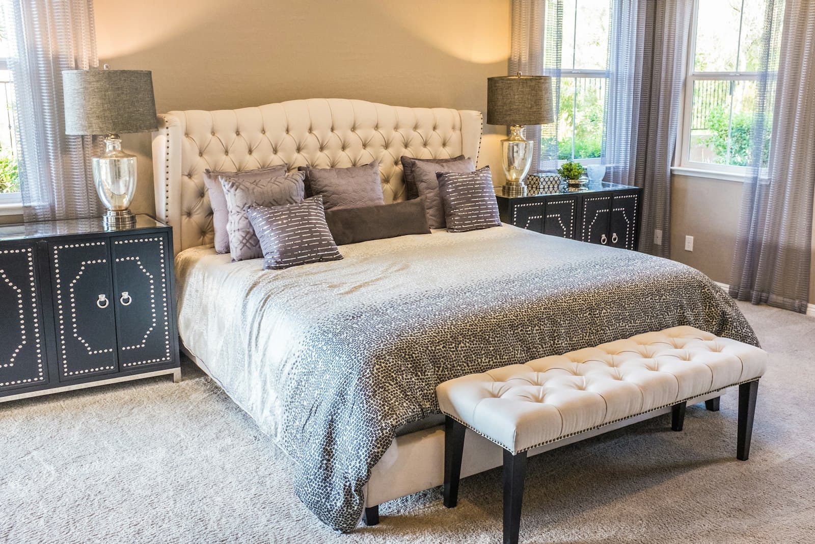 Standard King room with a king bed and bedside lamps